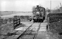 2678 arriving at Bodiam in 1940